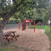 Bild vom Spielplatz anzeigen.