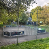 Bild vom Spielplatz anzeigen.