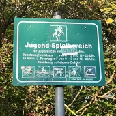 Bild vom Spielplatz anzeigen.