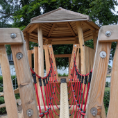 Bild vom Spielplatz anzeigen.