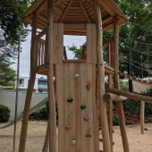 Bild vom Spielplatz anzeigen.