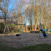 Bild vom Spielplatz anzeigen.