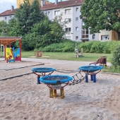 Bild vom Spielplatz anzeigen.