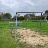 Bild vom Spielplatz anzeigen.