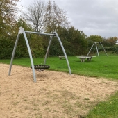 Bild vom Spielplatz anzeigen.