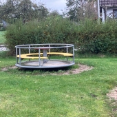Bild vom Spielplatz anzeigen.