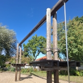 Bild vom Spielplatz anzeigen.