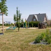 Bild vom Spielplatz anzeigen.