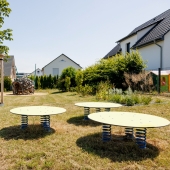 Bild vom Spielplatz anzeigen.