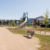 Bild vom Spielplatz anzeigen.