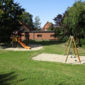 Bild vom Spielplatz anzeigen.