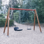 Bild vom Spielplatz anzeigen.