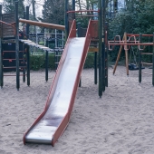 Bild vom Spielplatz anzeigen.