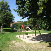 Bild vom Spielplatz anzeigen.