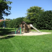 Bild vom Spielplatz anzeigen.
