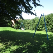 Bild vom Spielplatz anzeigen.