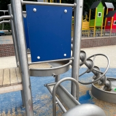 Bild vom Spielplatz anzeigen.