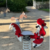 Bild vom Spielplatz anzeigen.