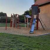 Bild vom Spielplatz anzeigen.
