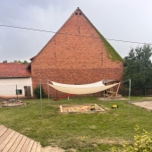 Bild vom Spielplatz anzeigen.