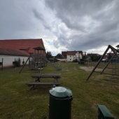 Bild vom Spielplatz anzeigen.