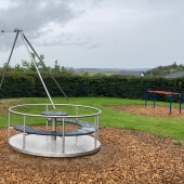Bild vom Spielplatz anzeigen.