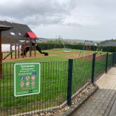 Bild vom Spielplatz anzeigen.
