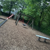 Bild vom Spielplatz anzeigen.