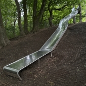 Bild vom Spielplatz anzeigen.
