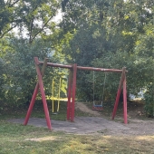 Bild vom Spielplatz anzeigen.