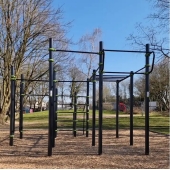 Bild vom Spielplatz anzeigen.