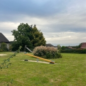 Bild vom Spielplatz anzeigen.
