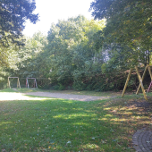 Bild vom Spielplatz anzeigen.