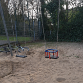 Bild vom Spielplatz anzeigen.