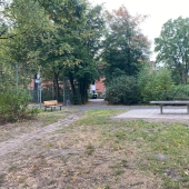 Bild vom Spielplatz anzeigen.