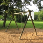 Bild vom Spielplatz anzeigen.
