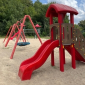 Bild vom Spielplatz anzeigen.