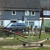 Bild vom Spielplatz anzeigen.