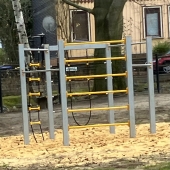 Bild vom Spielplatz anzeigen.