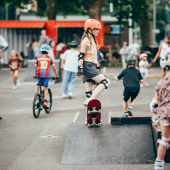 Bild vom Spielplatz anzeigen.