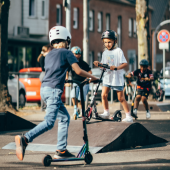 Bild vom Spielplatz anzeigen.