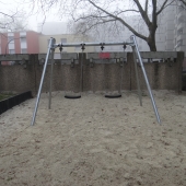 Bild vom Spielplatz anzeigen.
