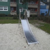 Bild vom Spielplatz anzeigen.