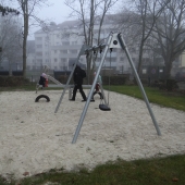 Bild vom Spielplatz anzeigen.