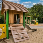 Bild vom Spielplatz anzeigen.