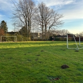 Bild vom Spielplatz anzeigen.