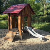 Bild vom Spielplatz anzeigen.