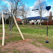 Bild vom Spielplatz anzeigen.