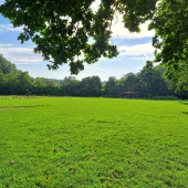 Bild vom Spielplatz anzeigen.