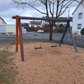 Bild vom Spielplatz anzeigen.